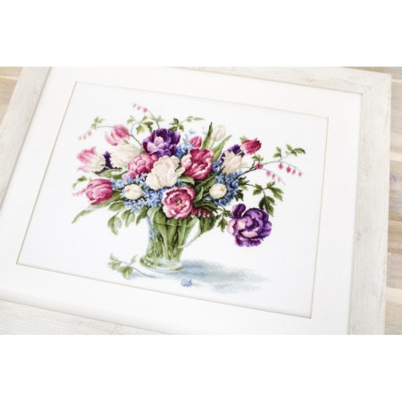 Embroidery kit Tulips
